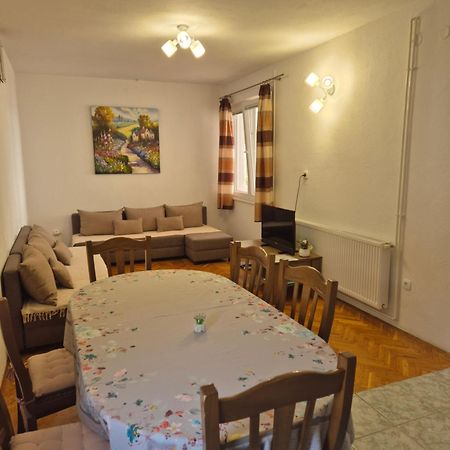 Apartments Veni Up Starigrad Paklenica Exterior foto